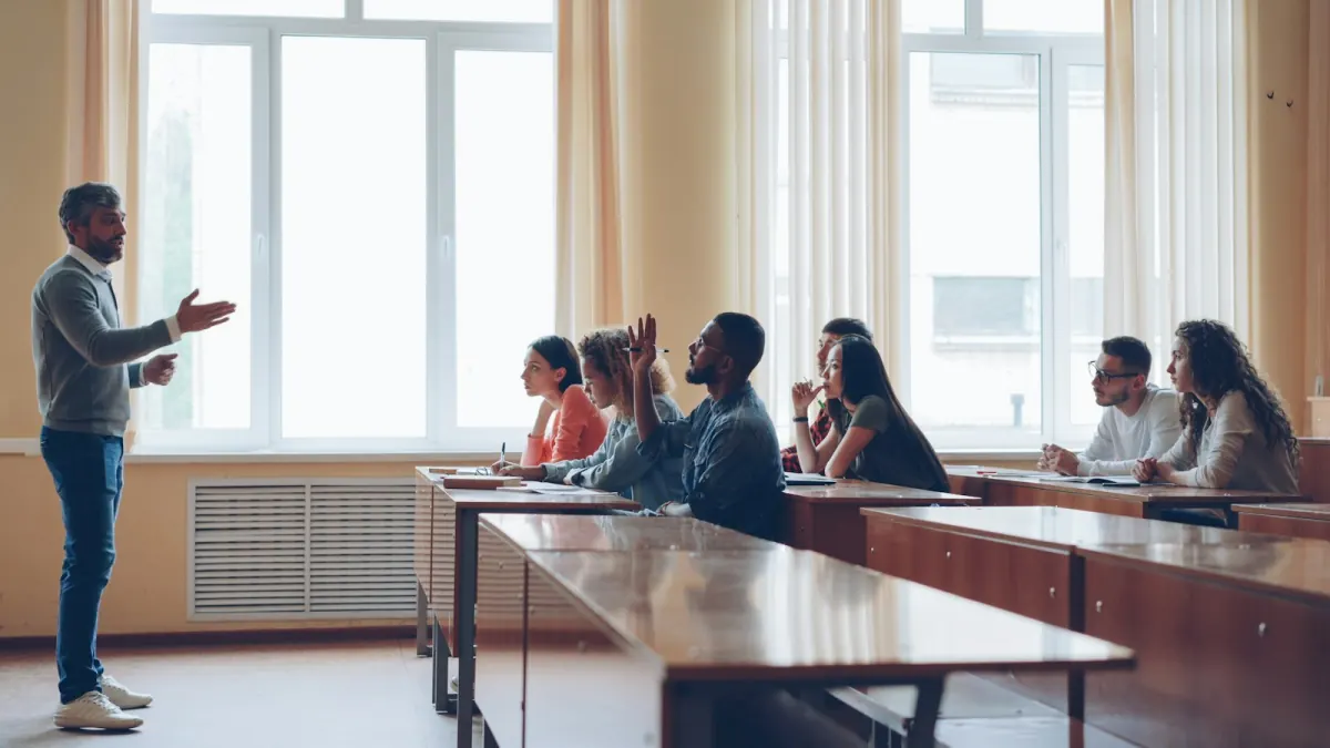 Klassenzimmer-Teamspiel: Teilen Sie die Klasse in zwei und überprüfen Sie sie zusammen